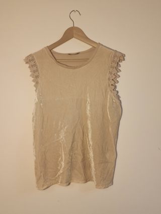 Camiseta terciopelo Zara 