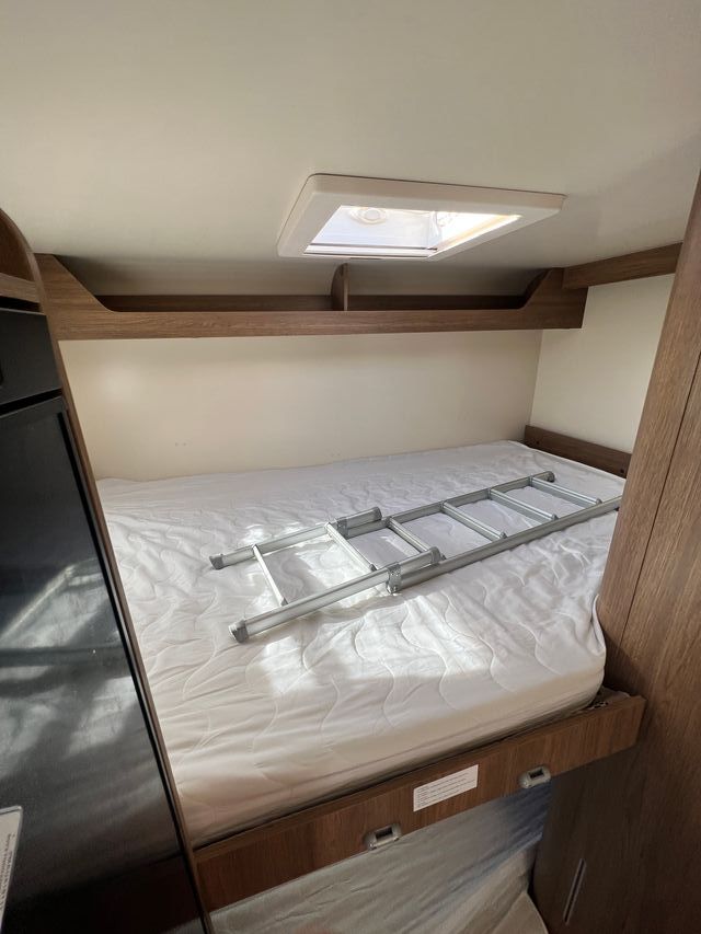 ALQUILER AUTOCARAVANA ELNAGH BARON 20