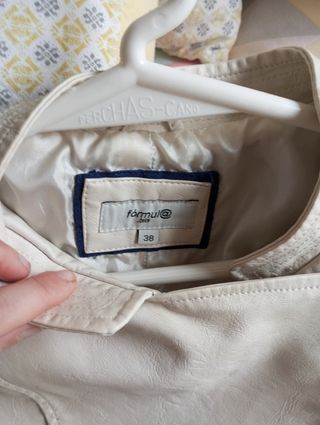 Chaqueta de polipiel blanca