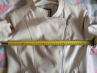 Chaqueta de polipiel blanca