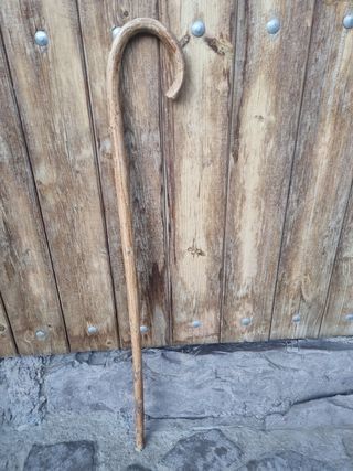 Bastón. 82 cm alto.