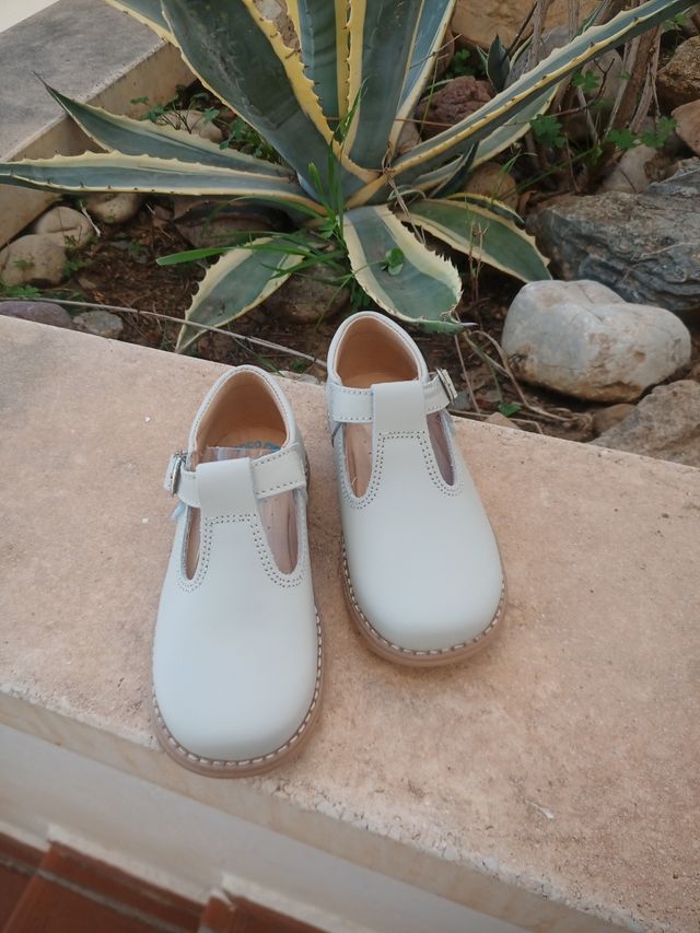 Zapatos bebe, niño. Talla 25