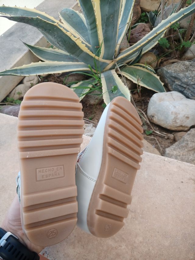 Zapatos bebe, niño. Talla 25