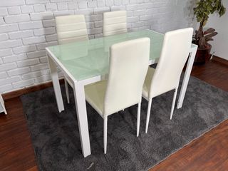 MESA DE COMEDOR BLANCO + 4 SILLAS ¡NUEVAS!