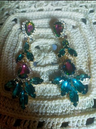 Pendientes preciosos 