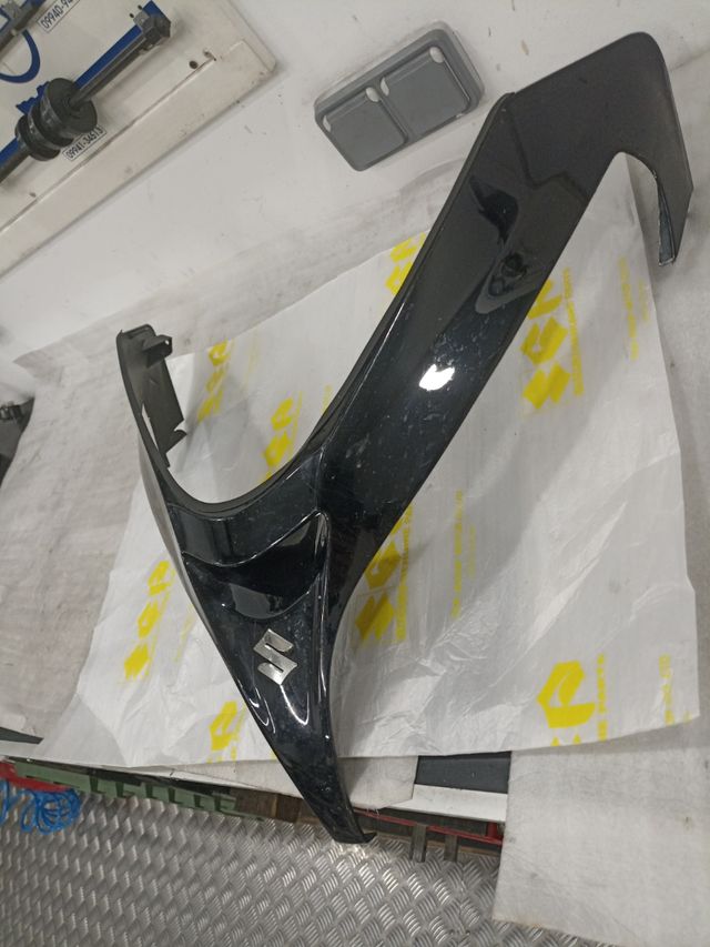 Tapa Frontal Suzuki Burgman 400