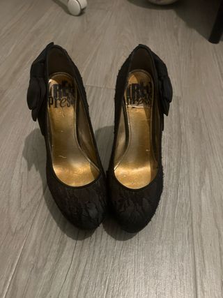 zapatos de tacon alto negros