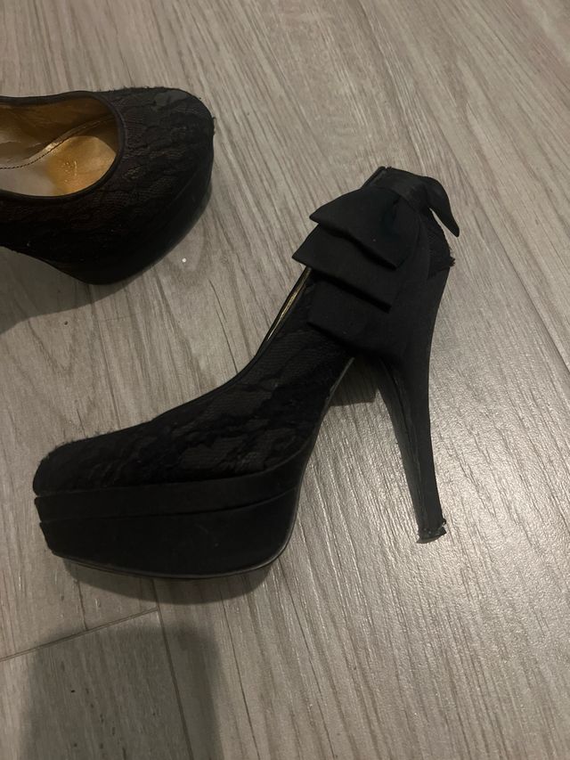 zapatos de tacon alto negros