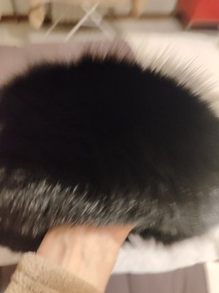 Cappello in volpe nera e pelle
