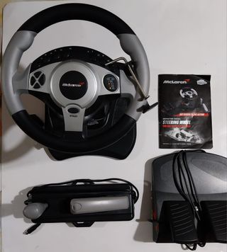 Volante PlayStation McLaren