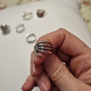 Lote 6 anillos estilo gótico color plata x 7 e.