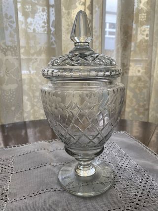 Bombonera cristal tallado a mano