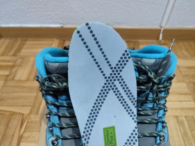 Botas montaña mujer