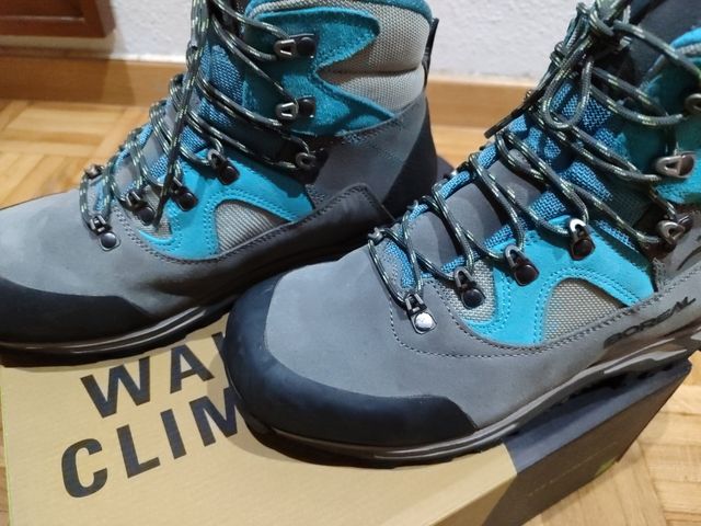 Botas montaña mujer