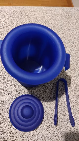 Cubitera y enfriador de botellas