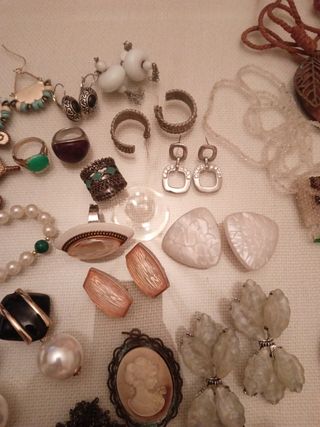 Lote bisutería vintage oro ,plata ,perlas ,hueso