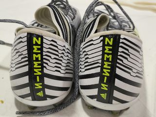 Zapatos de fútbol ADIDAS.