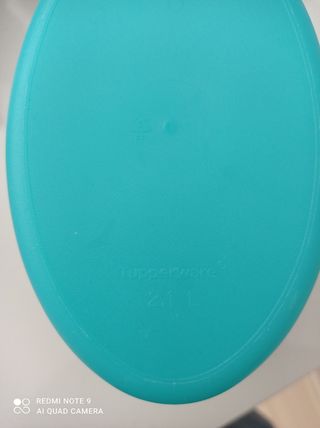 Caraffa Tupperware con coperchio 