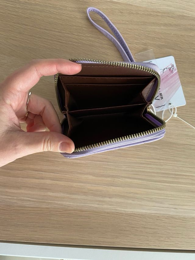Monedero lila