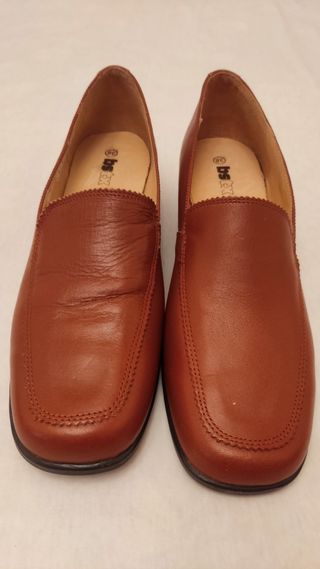 Zapatos de tacón, de piel color camel sin estrenar