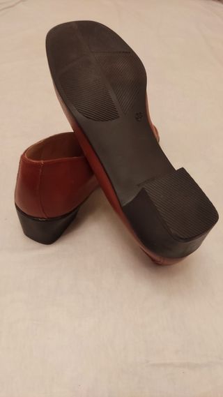 Zapatos de tacón, de piel color camel sin estrenar