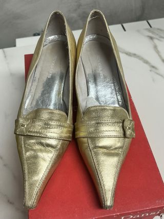 zapatos tacon dorados