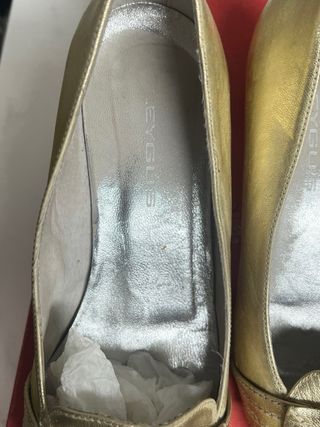 zapatos tacon dorados