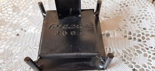 Scultura viti bulloni saldatore