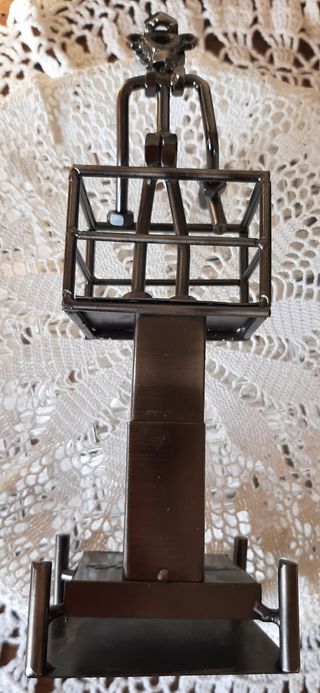 Scultura viti bulloni saldatore