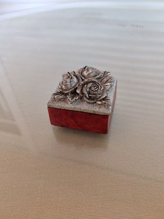 Joyero pequeño, caja decorada con rosas