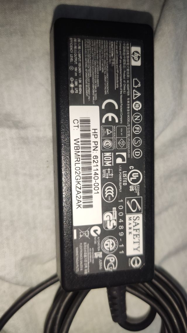 Cargador, Adapter Hp. 19 volt  1.8 a