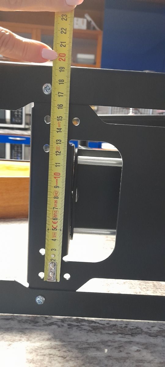 Braccio TV per parete