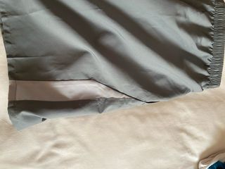 Pantalon deporte corto Nike gris