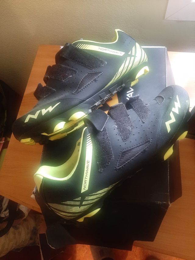 Zapatillas con automáticos