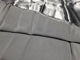 Tessuto in crepe grigio