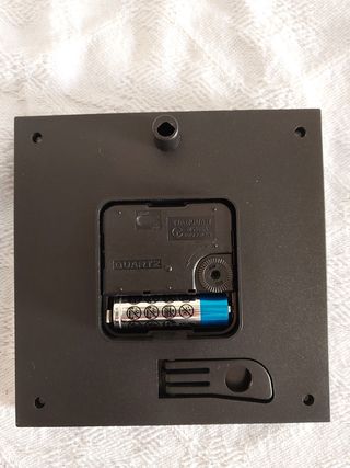 Reloj de mesa o pared sin estrenar.