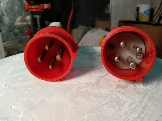 Spina trifase industriale