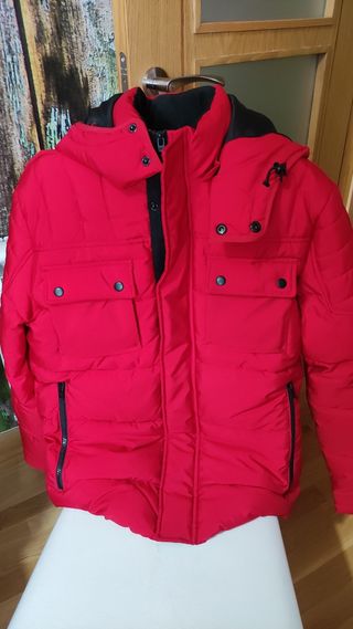 Plumas rojo hombre