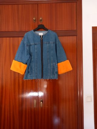 Chaqueta vaquera Zara.
