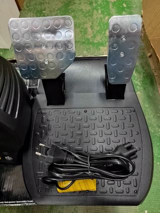 Volante ThrustMaster TX Racing Wheel