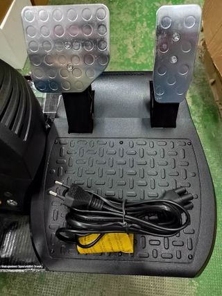 Volante ThrustMaster TX Racing Wheel