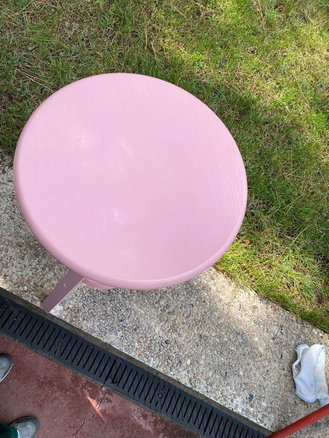 taburete madera rosa