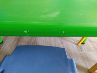 Tavolo per bambini e tre sedie