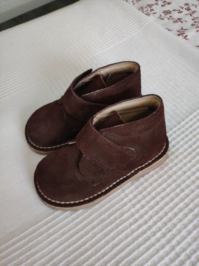 Botas niño pisamierdas