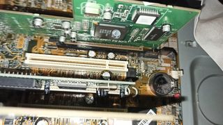 Intel pentium 3 a 1000 MHz 640mgb 40gb hdd