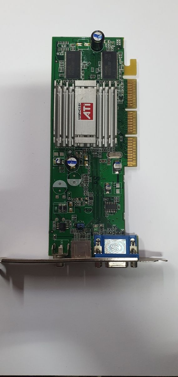 Scheda Video ATI Rade On 9200