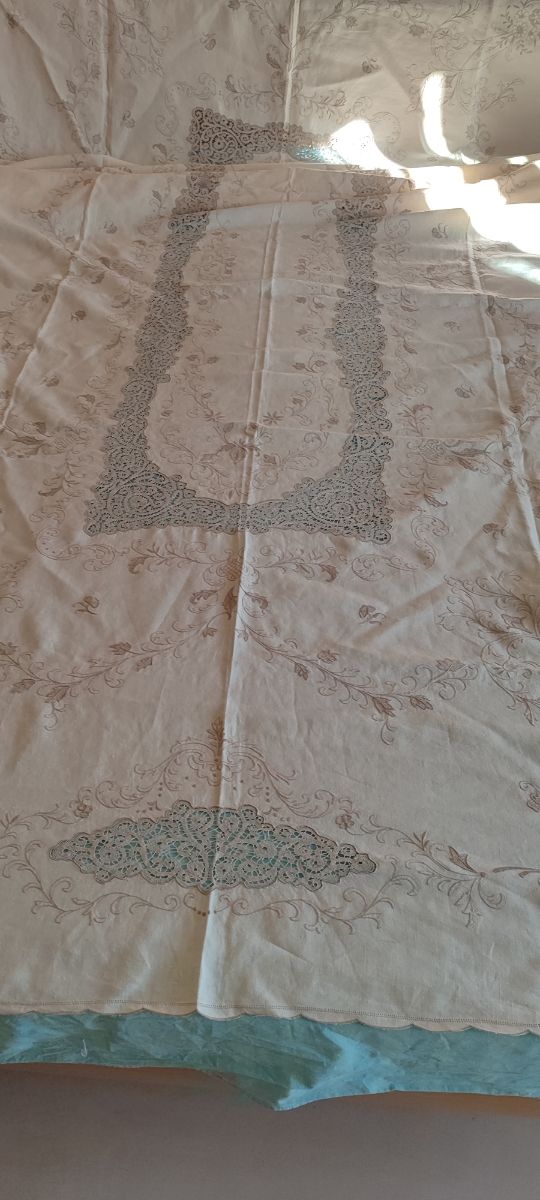 Principesca tovaglia lino e pizzo da 18