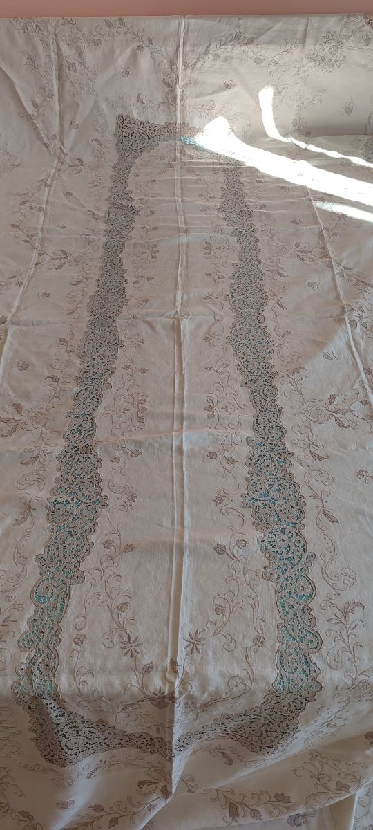 Principesca tovaglia lino e pizzo da 18