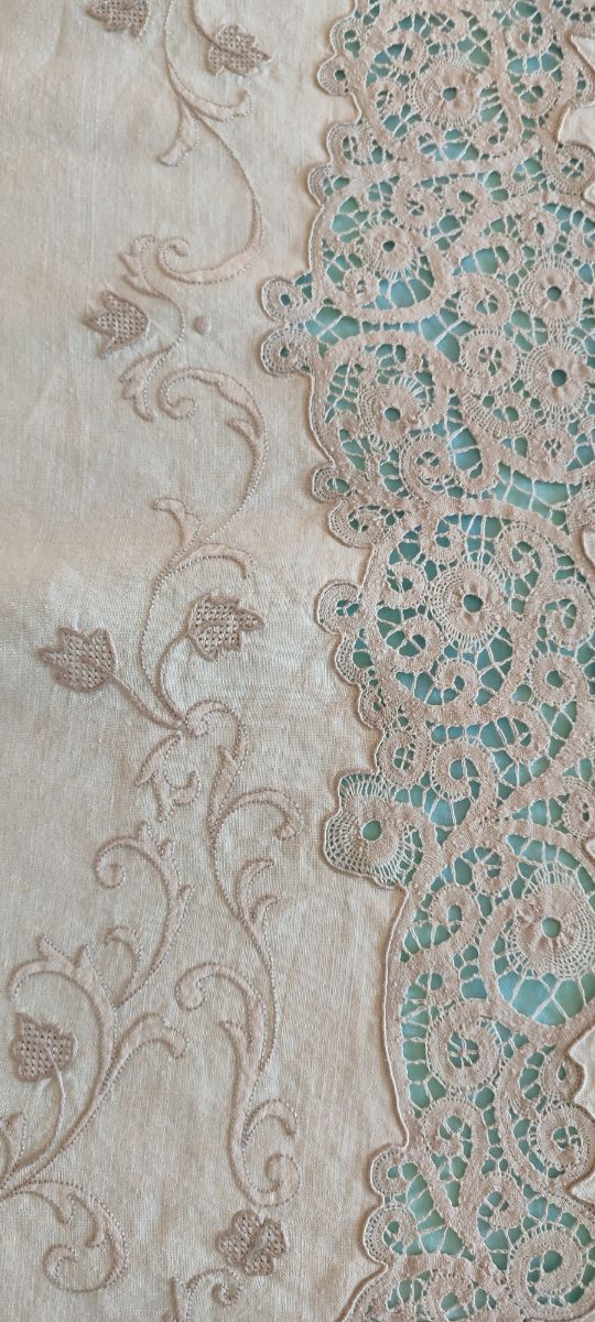 Principesca tovaglia lino e pizzo da 18