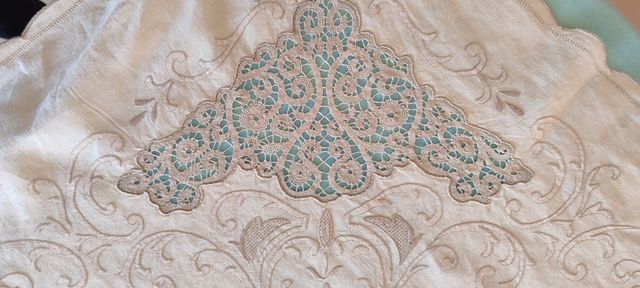 Principesca tovaglia lino e pizzo da 18